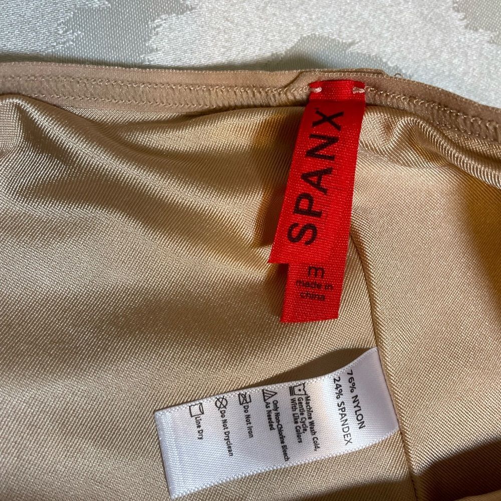 NWT Spanx Power Conceal Mid Thigh Short Beige New M - Picture 3 of 4